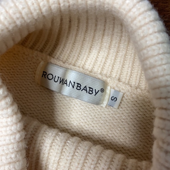 Cream Turtleneck Thick Knit Sweater with Heart Embroidered Detail - Picture 10 of 10